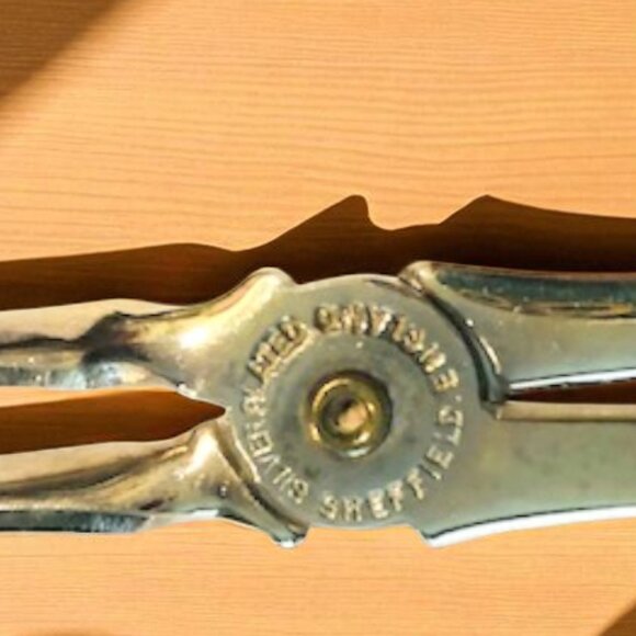 Sheffield England Serving Tongs Silver plate - Picture 7 of 7